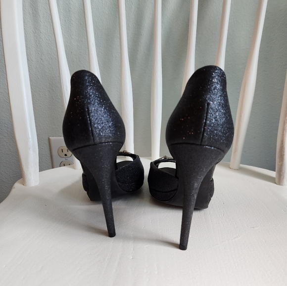Gucci black shimmery pumps 37 1/2 US 7.5 - Picture 10 of 12